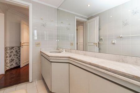 Apartamento para alugar com 285m², 4 quartos e 4 vagasBanheiro