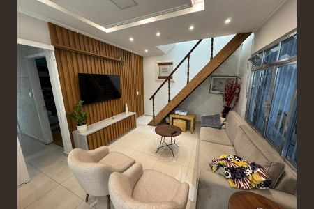 Casa à venda com 113m², 4 quartos e 5 vagas Casa à venda com 113m², 4 quartos e 5 vagasFoto 02