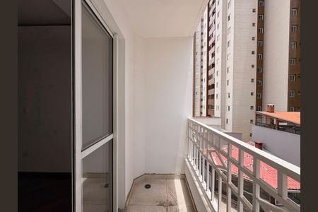 Apartamento para alugar com 70m², 2 quartos e 1 vagaSacada