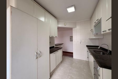 Apartamento para alugar com 70m², 2 quartos e 1 vagaCozinha