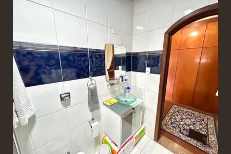 Casa à venda com 140m², 3 quartos e 2 vagasBanheiro da Suíte