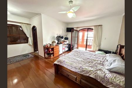 Casa à venda com 140m², 3 quartos e 2 vagasQuarto Suíte 