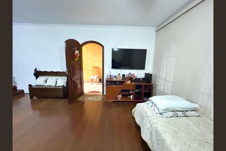 Casa à venda com 140m², 3 quartos e 2 vagasSala