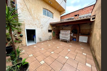 Casa à venda com 140m², 3 quartos e 2 vagasQuintal