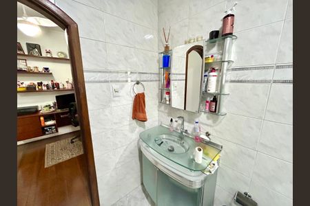 Casa à venda com 140m², 3 quartos e 2 vagasBanheiro 1