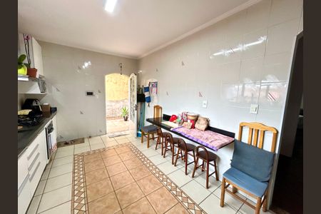 Casa à venda com 140m², 3 quartos e 2 vagasCozinha