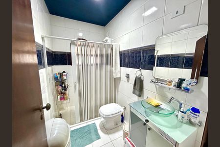 Casa à venda com 140m², 3 quartos e 2 vagasBanheiro da Suíte