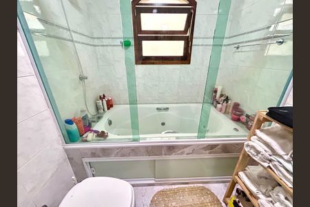 Casa à venda com 140m², 3 quartos e 2 vagasBanheiro 1