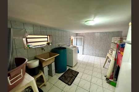 Casa à venda com 140m², 3 quartos e 2 vagasÁrea de Serviço