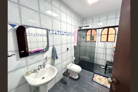 Casa à venda com 140m², 3 quartos e 2 vagasBanheiro 2