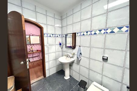 Casa à venda com 140m², 3 quartos e 2 vagasBanheiro 2