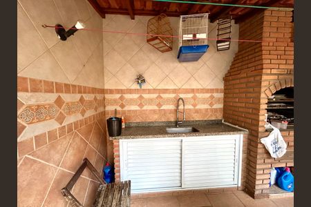 Casa à venda com 140m², 3 quartos e 2 vagasQuintal