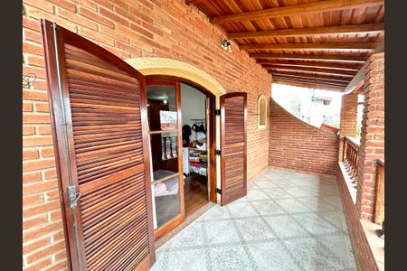 Casa à venda com 140m², 3 quartos e 2 vagasVaranda da Suite 