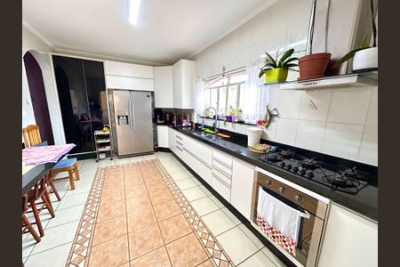 Casa à venda com 140m², 3 quartos e 2 vagasCozinha