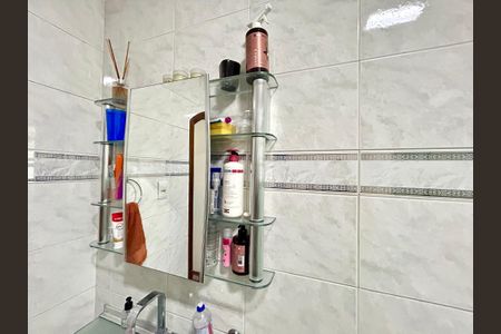 Casa à venda com 140m², 3 quartos e 2 vagasBanheiro 1