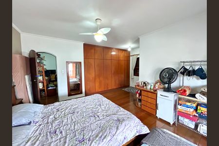 Casa à venda com 140m², 3 quartos e 2 vagasQuarto Suíte