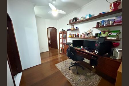 Casa à venda com 140m², 3 quartos e 2 vagasEscritório