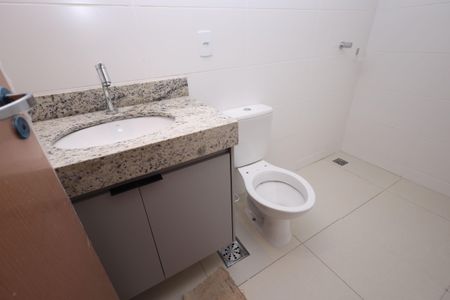 Apartamento para alugar com 60m², 2 quartos e sem vagaBanheiro do Quarto 2