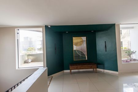 Apartamento à venda com 110m², 2 quartos e 2 vagasHall social