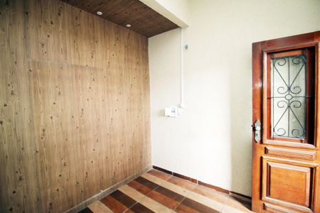 Sala de casa para alugar com 1 quarto, 50m² em Pavuna, Rio de Janeiro