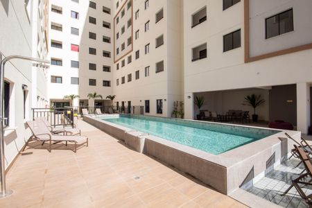Apartamento à venda com 24m², 1 quarto e sem vagaÁrea comum - Piscina