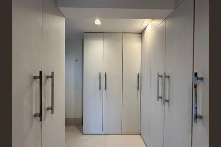 Apartamento à venda com 223m², 3 quartos e 4 vagasFoto 37