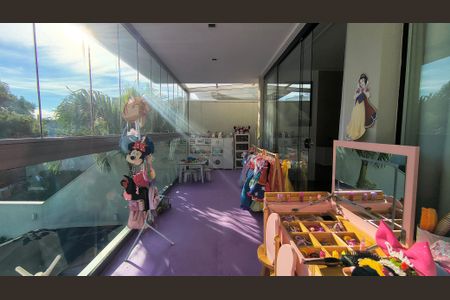 Casa de condomínio à venda com 415m², 3 quartos e 3 vagasVaranda da Suíte 1