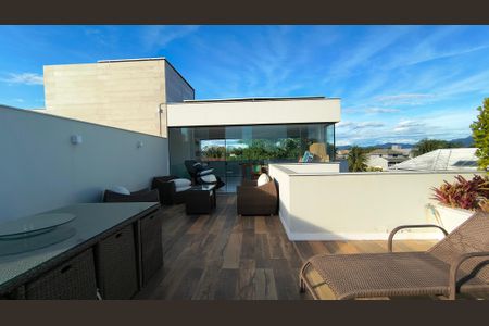 Casa de condomínio à venda com 415m², 3 quartos e 3 vagasCobertura 