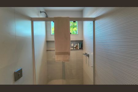 Casa de condomínio à venda com 415m², 3 quartos e 3 vagasBanheiro da Suíte 2