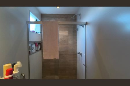 Casa de condomínio à venda com 415m², 3 quartos e 3 vagasBanheiro 1 da Suíte 1