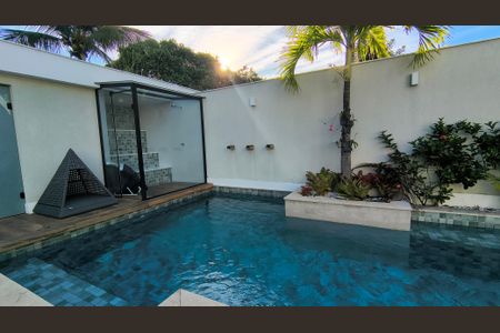 Casa de condomínio à venda com 415m², 3 quartos e 3 vagasQuintal