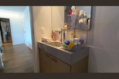 Casa de condomínio à venda com 415m², 3 quartos e 3 vagasBanheiro 1 da Suíte 1