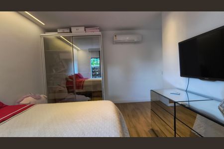 Casa de condomínio à venda com 415m², 3 quartos e 3 vagasSuíte 2