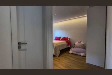 Casa de condomínio à venda com 415m², 3 quartos e 3 vagasSuíte 2