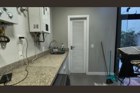 Casa de condomínio à venda com 415m², 3 quartos e 3 vagasÁrea de Serviço 