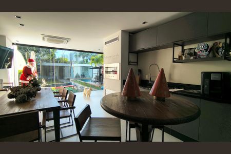 Casa de condomínio à venda com 415m², 3 quartos e 3 vagasÁrea Gourmet 