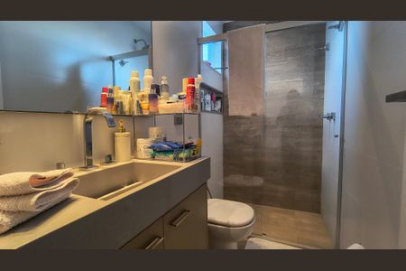 Casa de condomínio à venda com 415m², 3 quartos e 3 vagasBanheiro 1 da Suíte 1