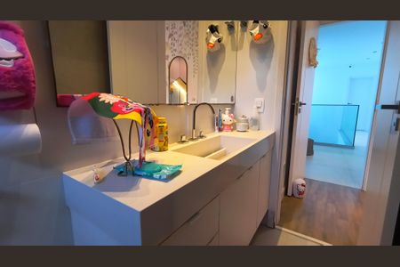 Casa de condomínio à venda com 415m², 3 quartos e 3 vagasBanheiro da Suíte 3