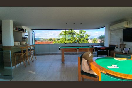 Casa de condomínio à venda com 415m², 3 quartos e 3 vagasCobertura 