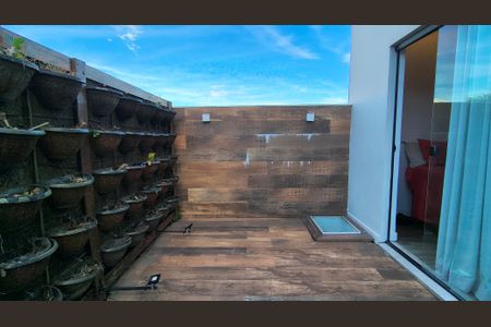 Casa de condomínio à venda com 415m², 3 quartos e 3 vagasVaranda da Suíte 2