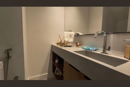 Casa de condomínio à venda com 415m², 3 quartos e 3 vagasLavabo 