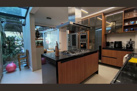 Casa de condomínio à venda com 415m², 3 quartos e 3 vagasCozinha 