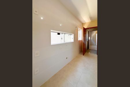 Cozinha de apartamento para alugar com 2 quartos, 44m² em Forquilhas, São José