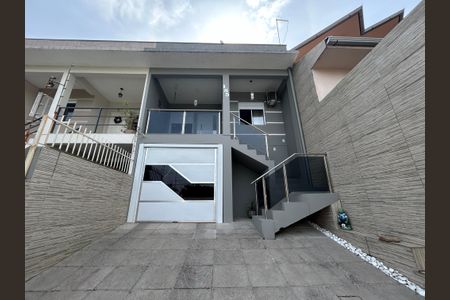 Casa para alugar com 165m², 2 quartos e 1 vaga Casa para alugar com 165m², 2 quartos e 1 vagaFachada