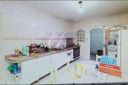 Casa à venda com 3 quartos, 142m² em Parque Vitoria, São Paulo