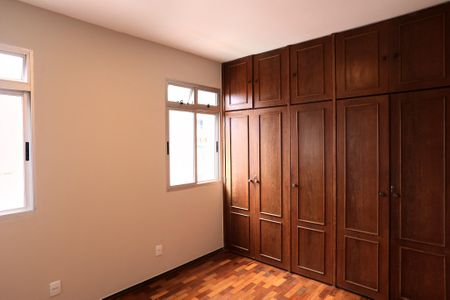 Quarto de apartamento para alugar com 2 quartos, 90m² em Santo Antônio, Belo Horizonte