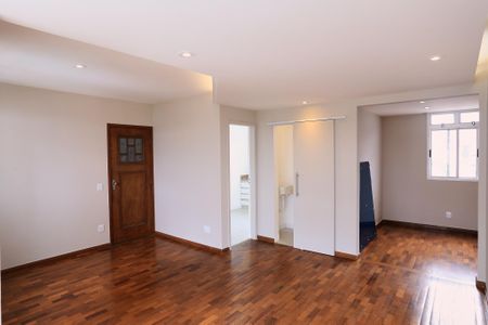 Sala de apartamento para alugar com 2 quartos, 90m² em Santo Antônio, Belo Horizonte