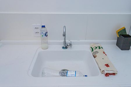 Sala, cozinha e área de serviço de apartamento para alugar com 2 quartos, 32m² em Piqueri, São Paulo