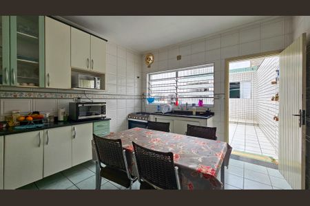 Casa à venda com 140m², 3 quartos e 3 vagas Casa à venda com 140m², 3 quartos e 3 vagasCozinha