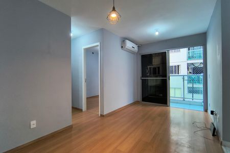 Sala de apartamento para alugar com 2 quartos, 49m² em Pechincha, Rio de Janeiro
